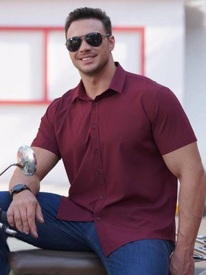 Stylish Plus Size Men's Lightweight Stretch Short Sleeve Shirt for Effortless Su