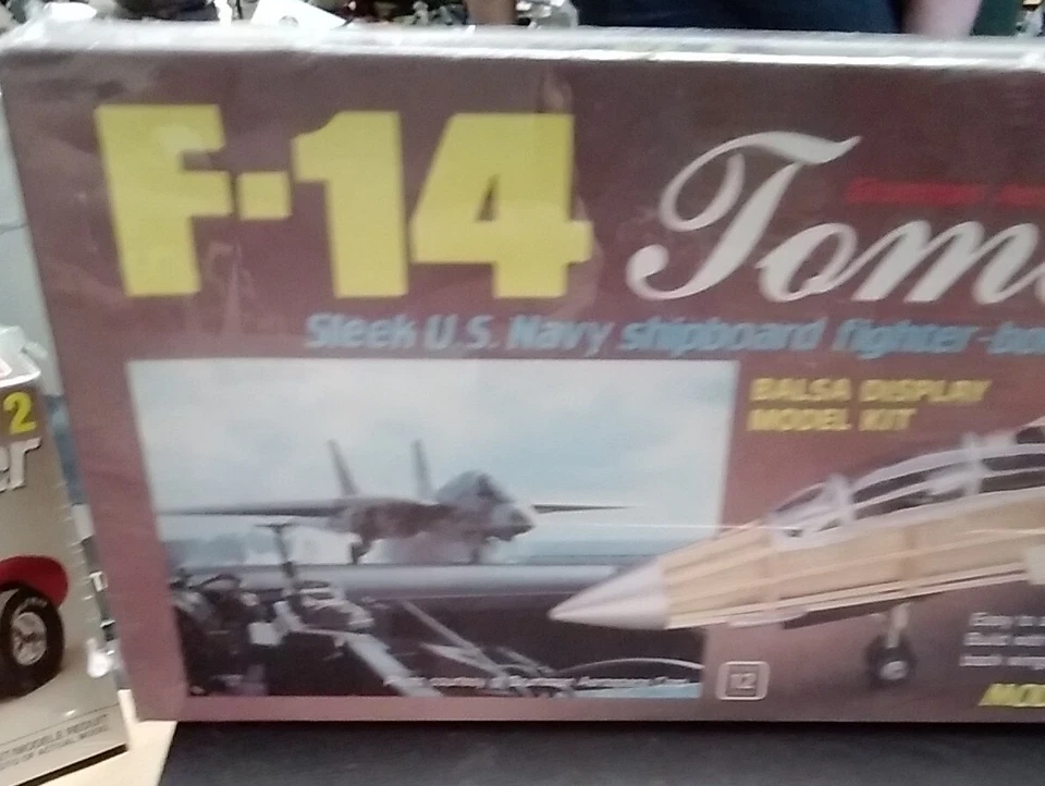 Guillow's Grumman F-14 Tomcat Airplane Balsa Wood Display Airplane Model Kit NIB - Image 2 of 4