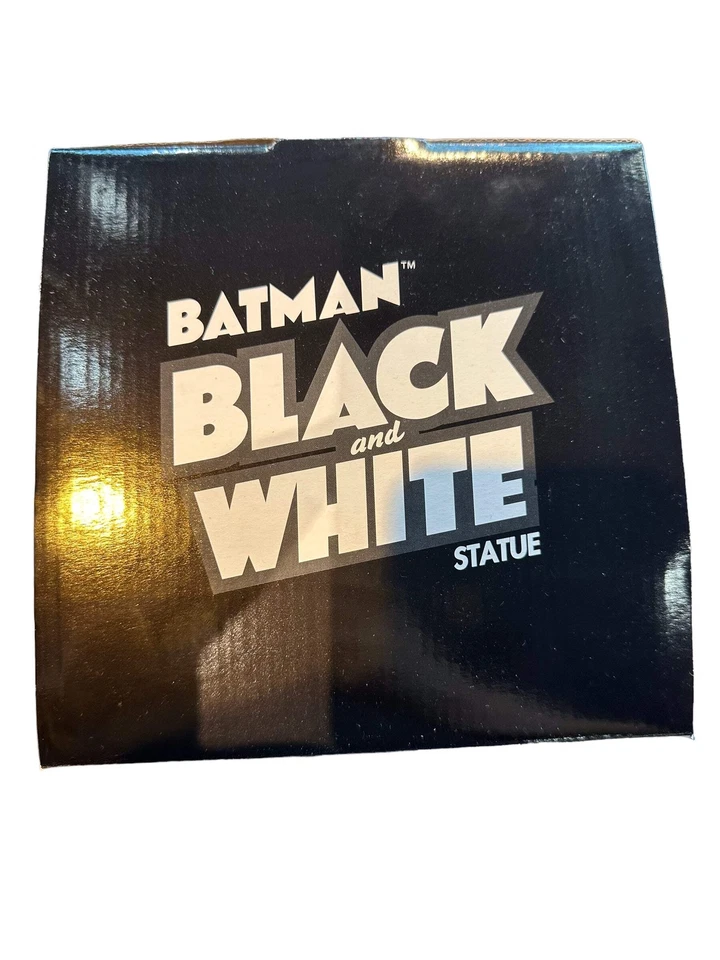 Batman Black and White - Andy Kubert statue - DC Direct 1711 / 4000 - Image 3 of 3