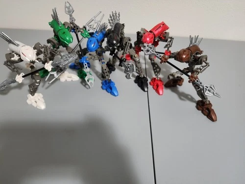 Complete set of 2003 Lego Bionicle Rahkshi