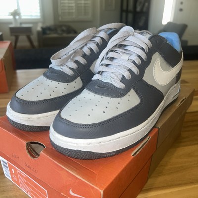 Colorway: Neutral Grey/White-Light Graphite-CoastRelease Date: 1/1/04