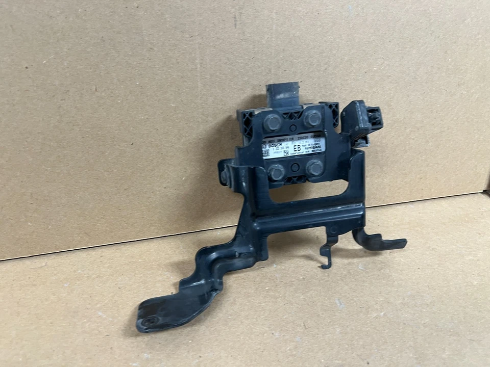 OEM 2016 2017 2018 NISSAN MURANO FRONT DISTANCE RADAR SENSOR UNIT 28438-9UC0A - Image 2 of 4