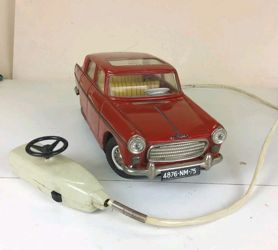 Joustra - Grande Peugeot 404 Electrique Téléguidée - Photo 1/4