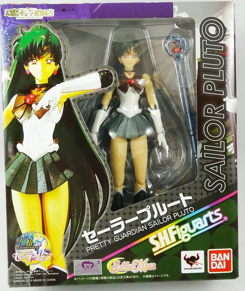 Figurine Sailor Moon Pluto Bandai parfaite pour décorer une bibliothèque de manga