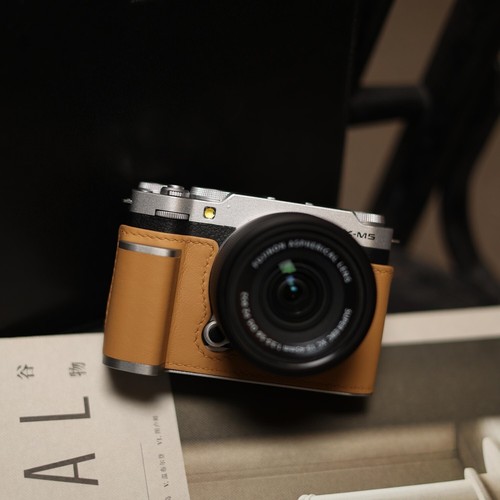 Medio estuche de cuero para cámara Fujifilm X-M5 con asa - Imagen 8 de 135