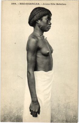 PC JEUNE FILLE BETSIELO MADAGASCAR ETHINC NUDE (a34665)