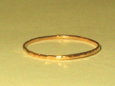 new minimalist solid 14k gold stacking ring hammered band 1.4mm wide sz 2 to 2.5