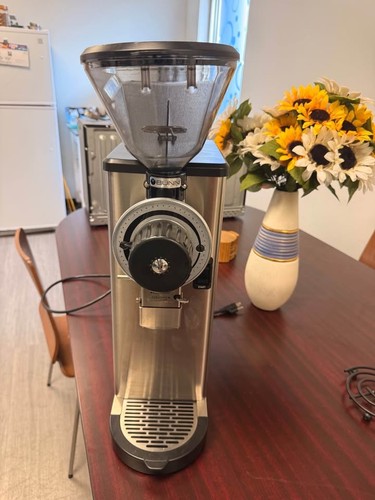 Commercial Bunn GVH 55600.0000 Coffee Grinder