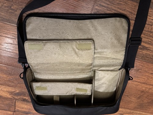 Legend Of Zelda Schwarz und Gold Tragetasche / Tasche für Nintendo Switch mit Gurt - Bild 4 von 5