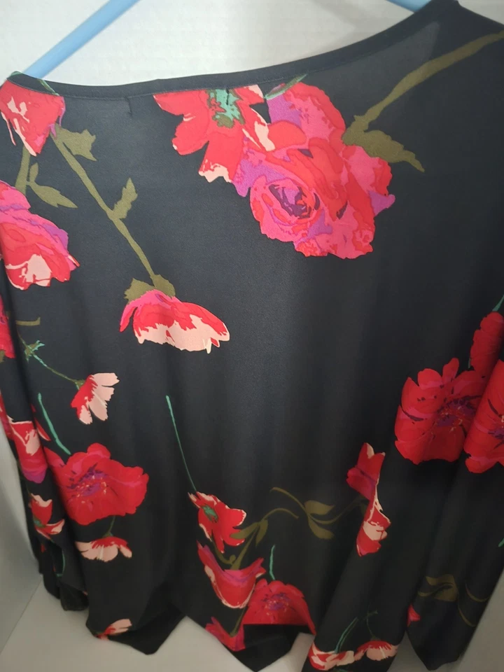 Top grande Beeches Brooks para dama negro y rojo Foto 3 de 4