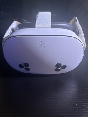 Meta Quest 3S Virtual Reality Headset 128GB ( only used once no charger or box )