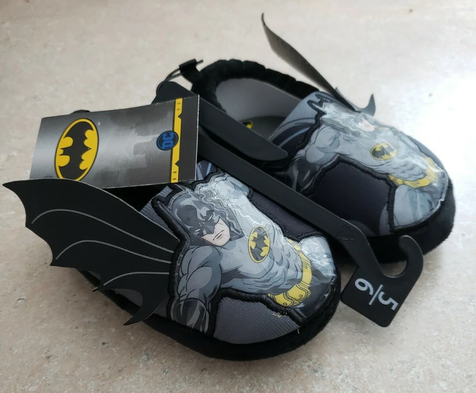 BATMAN Slippers Boys Toddler Wing Slipper with Rubber Soles Size 5-6 - Image 2 of 3
