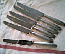 6 couteaux de table   ( BOULANGER) métal argenté
