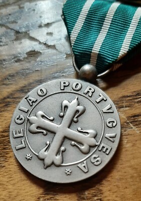 Legião Portuguesa - medalhas e barrete Ferreira do Zêzere