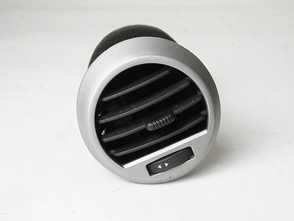 Suzuki Reno 2005-2008 parrilla boquilla de ventilación de aire calentador temperatura conducto tablero OEM Foto 3 de 4