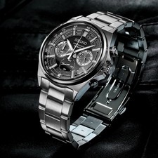 Seiko Essentials SSB405 Quartz Chronograph Gr...