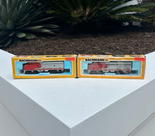 Tren eléctrico diésel vintage Bachmann escala HO 0540 Asst EMD F-9 Santa Fe 307 | Zustand: Used