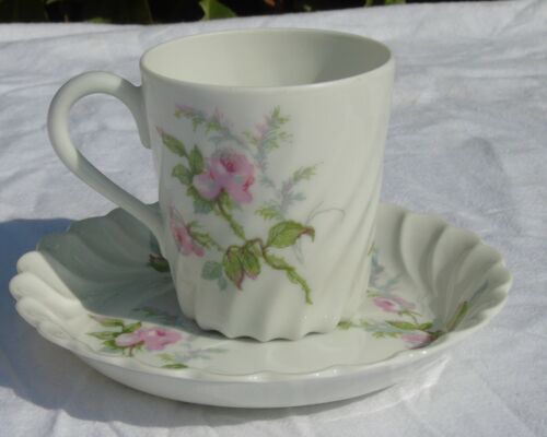 Haviland - Limoges porcelain mocha cup, torso model, pink flowers - Picture 1 of 4