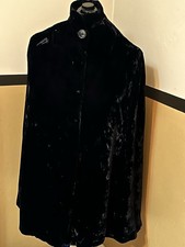 VTG Black Velvet Cape Button Front Victorian Opera Goth Steampunk 34  Long READ