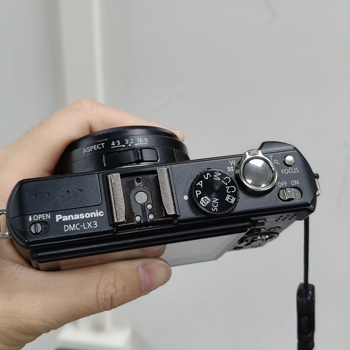 Panasonic LUMIX DMC-LX3 Black Digital Camera 10.1MP 2.5x Zoom