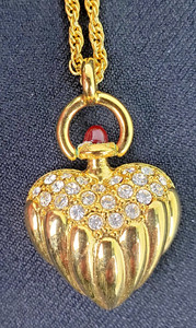 Authentic Vintage Joan Rivers Ribbed Gold Plated Puffy Heart w/Crystals Necklace 26”
