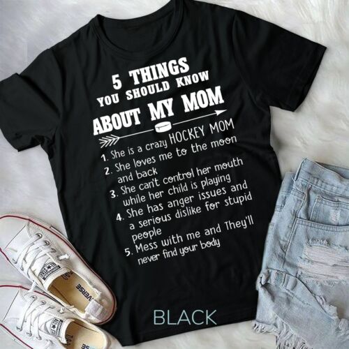 FAMILY 365 Hockey Mom Tee Things About My Hockey Mom lustiges Unisex T-Shirt - Bild 1 von 3