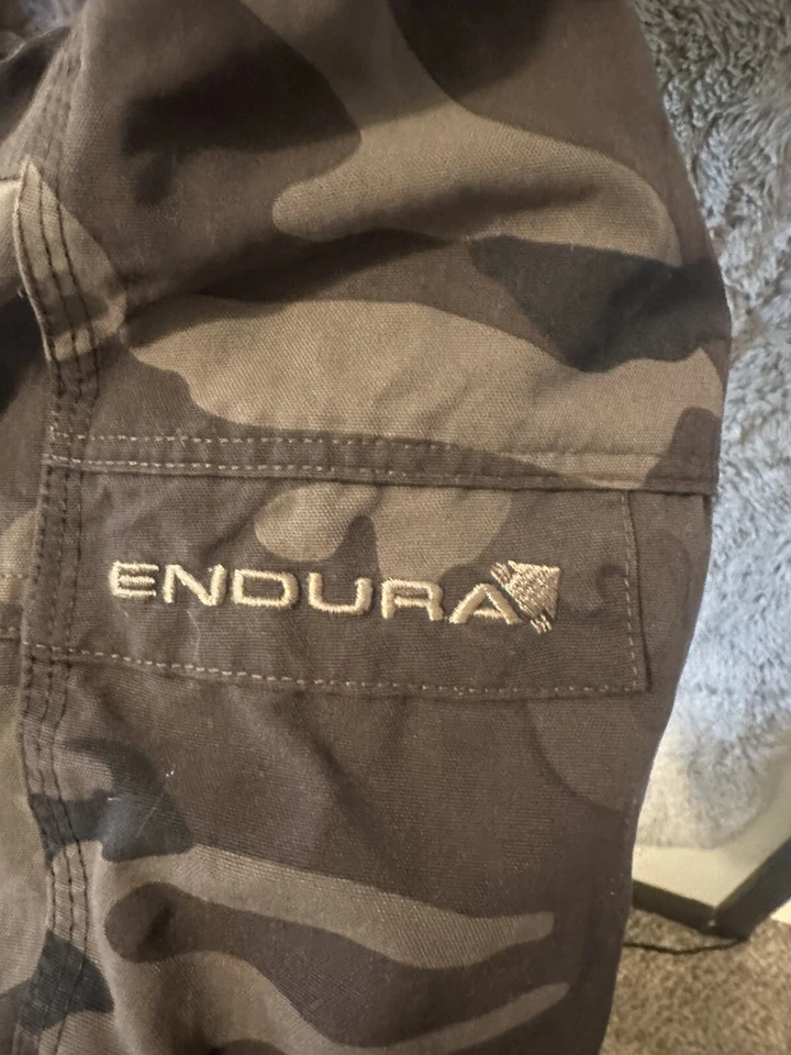 Gorpcore- Endura Men’s 29-31 adjustable Waistband Camouflage Shorts Tech Gear - Image 2 of 4