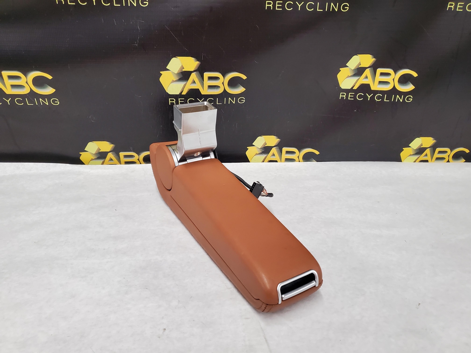 2007 Bentley Flying Spur Left LH Center Console Armrest Assembly (Saddle) OEM