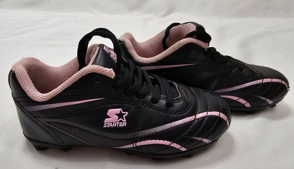 Botines de fútbol para niñas jóvenes rosa y negro talla 12 Foto 3 de 4