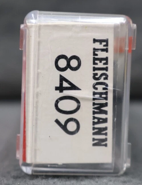 Fleischmann N 8409 2-axle tank car BAYER professional clutches in original pckg - Image 4 of 4