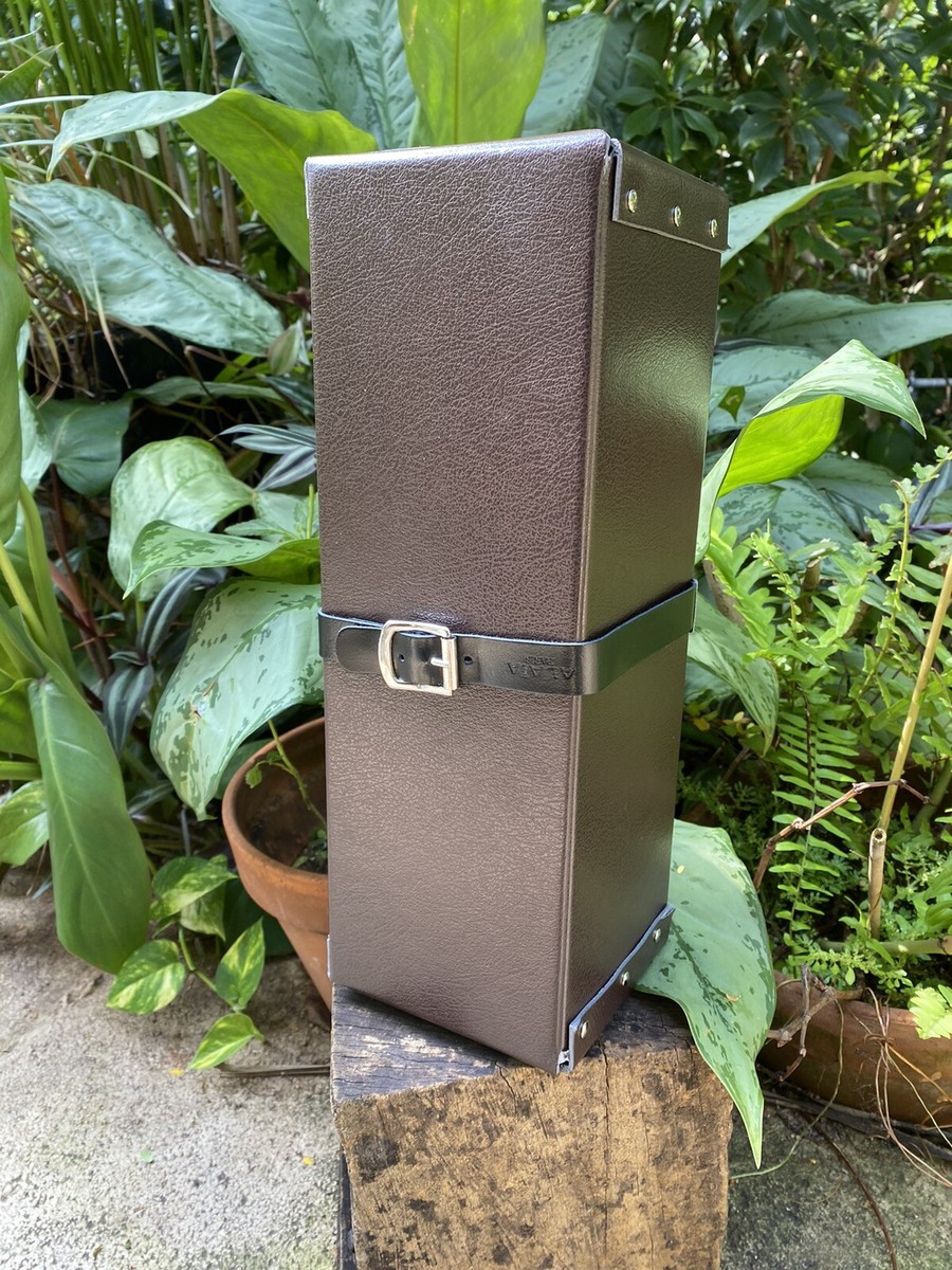 アライア　シューズボックス　ストラップ付き　牛革　収納ケース　alaia Alaia shoe box Storage Box Brown Belt Closure Black Buckle | eBay