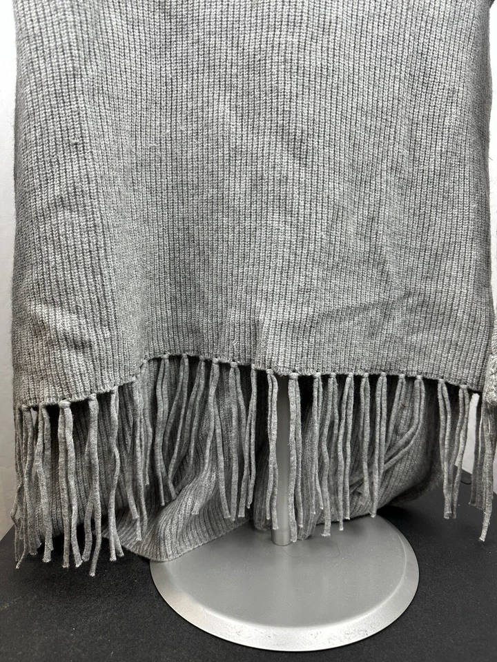 Suéter túnica feminino com franja cinza gola tartaruga talhado com babado tamanho médio - Imagem 2 de 4