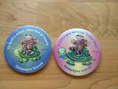 Two Vintage Galapagos Islands Souvenir Travel pin pinback button lapel - Picture 2 of 6