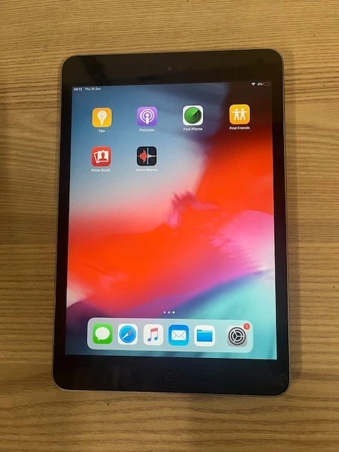 Apple iPad Air 1st Gen. 16GB, Wi-Fi, 9.7in - Space Grey - Image 2 of 4