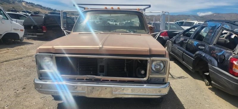 Manual Transmission 4 Speed 2WD Model VIN R Fits 73-91 GMC 3500 PICKUP 24798592 - Image 2 of 4