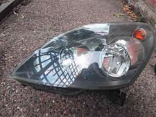 Vauxhall Zafira left hand Side headlight Come Off A 2013