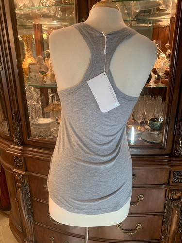 FABLETICS Pequeño Logo Mujer Racerback Tank Top Gris NWT NUEVO $ 34.95 - Imagen 3 de 7
