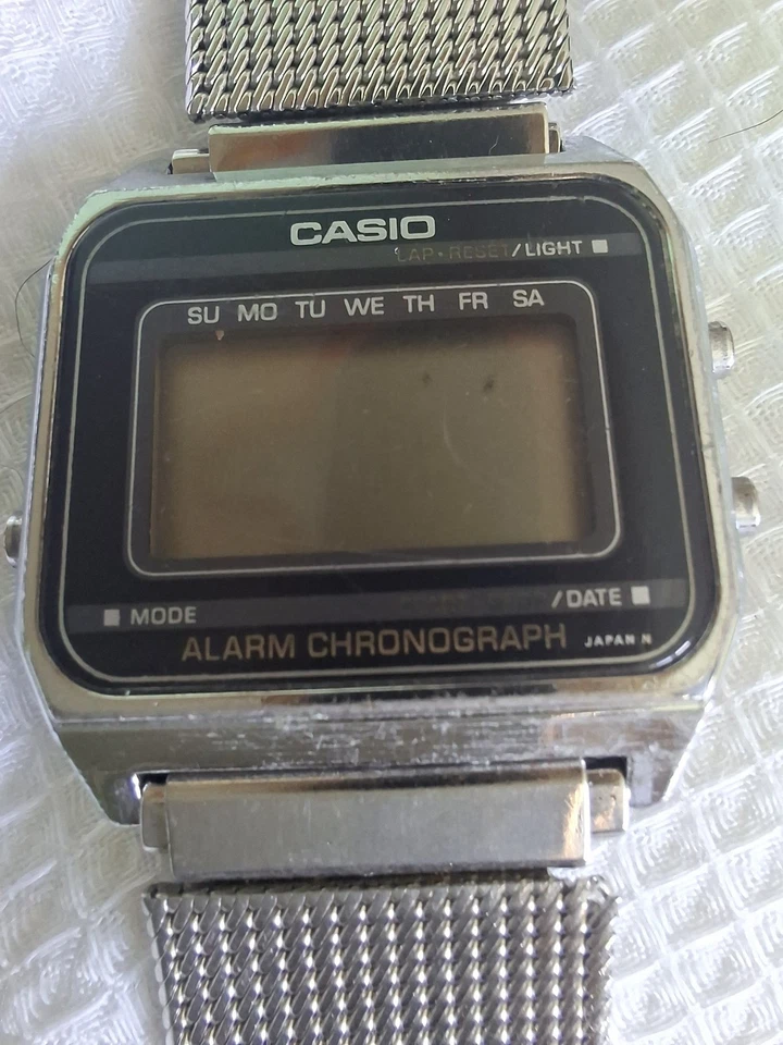 Casio A-680 Quartz Digital Alarm Chronograph Day/Date Light Mesh Bracelet, photo 1 of 5