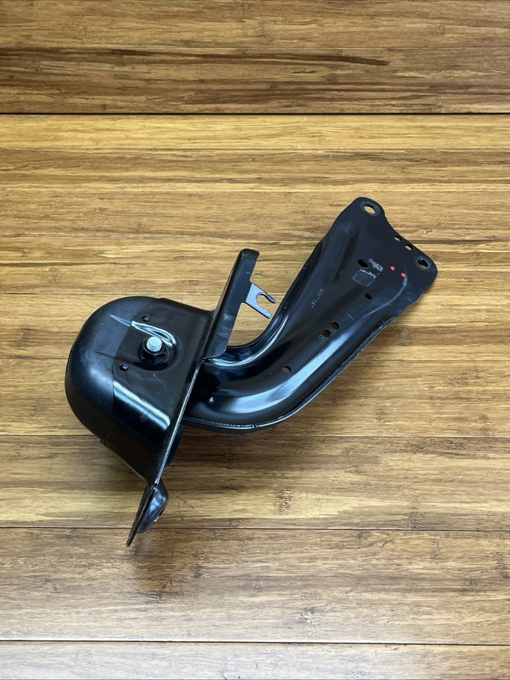 Brazo de control trasero derecho Audi S3 8Y 2015-2024 OEM PH Foto 3 de 4