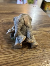 Country Artists A Friend To Lean on Elephant & Meerkat figurine 2-1/2"T 2006