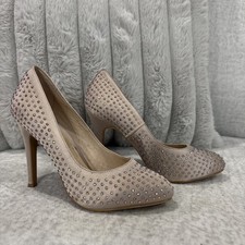Very classy and elegant Aldo Gold Rhinestone Pump Heels size 6.5