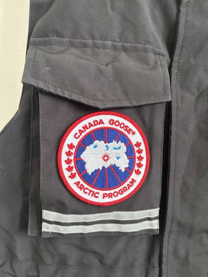 Canada Goose Journey Vest Men Medium Black Jacket Full Zip Uniform Unisex Adult - Image 4 of 4