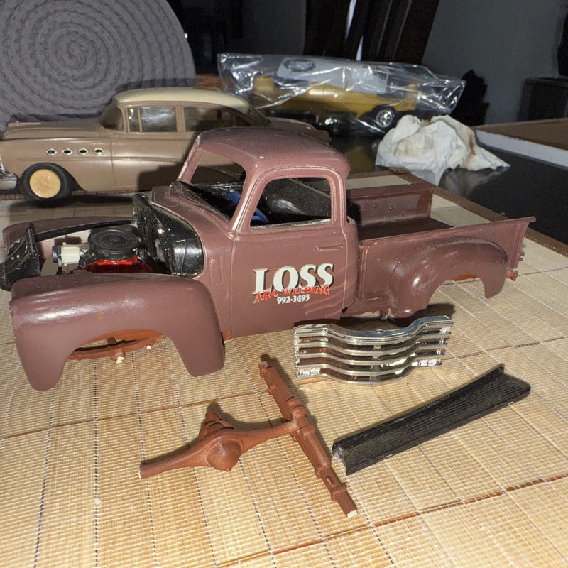 AMT 1950 Chevrolet 3100 Pickup 1:25 Scale Plastic Model  Parts Project