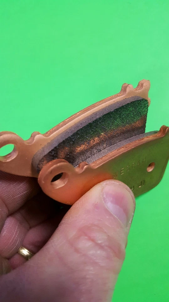 Pastillas de freno traseras GSXR 1000 R 2017 genuinas Vesrah. (como 69100-47820) Sinterización HH Foto 2 de 4