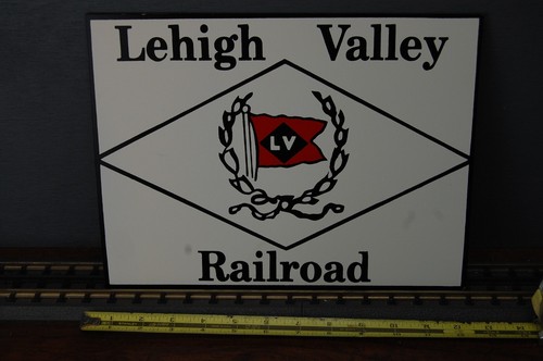 Wooden Lehigh Valley Railroad Sign 9" x 12" - Picture 3 of 3