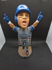 Roberto Alomar Bobblehead and Frank Thomas Statue Stadium Giveaways 21