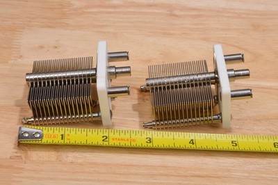 QTY 2 - 200pF AIR VARIABLE ANTENNA TUNER CAPACITORS (FOR MAGNETIC LOOP)