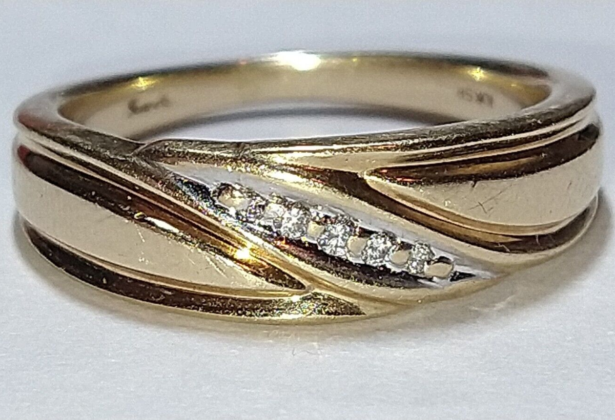 Solid 10k gold ring grams sz