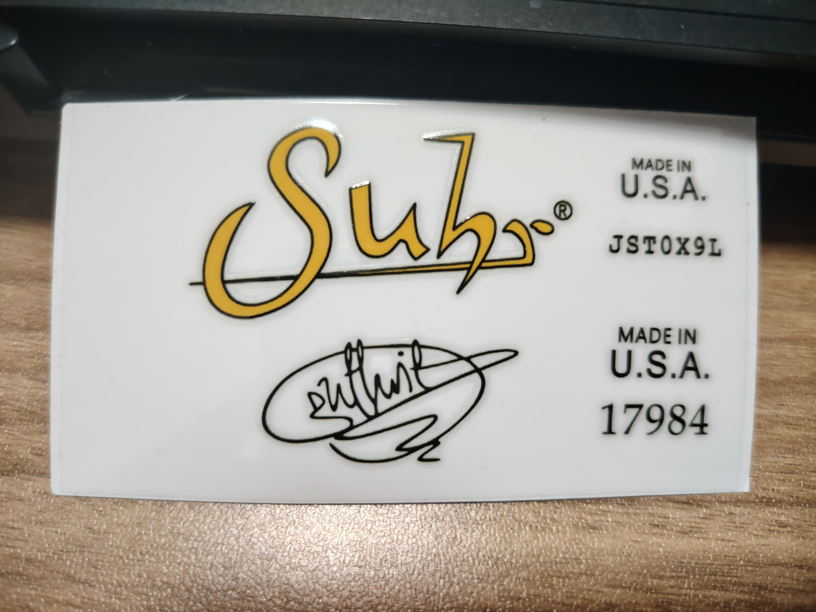 2 Piezas Suhr Bajo Versión Firma Cabezal Vinilo UV ELEVADO Calcomanías Adhesivas