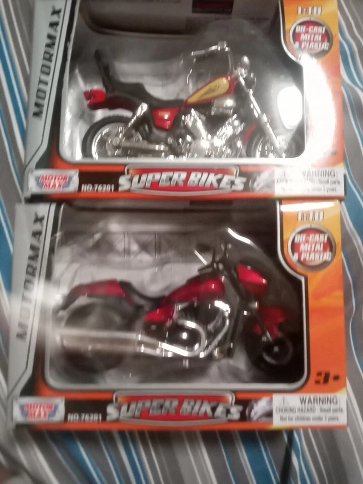 Lote de 3 bicicletas Motor Max SUPER BIKES 1/18 Yamaha  Foto 2 de 4